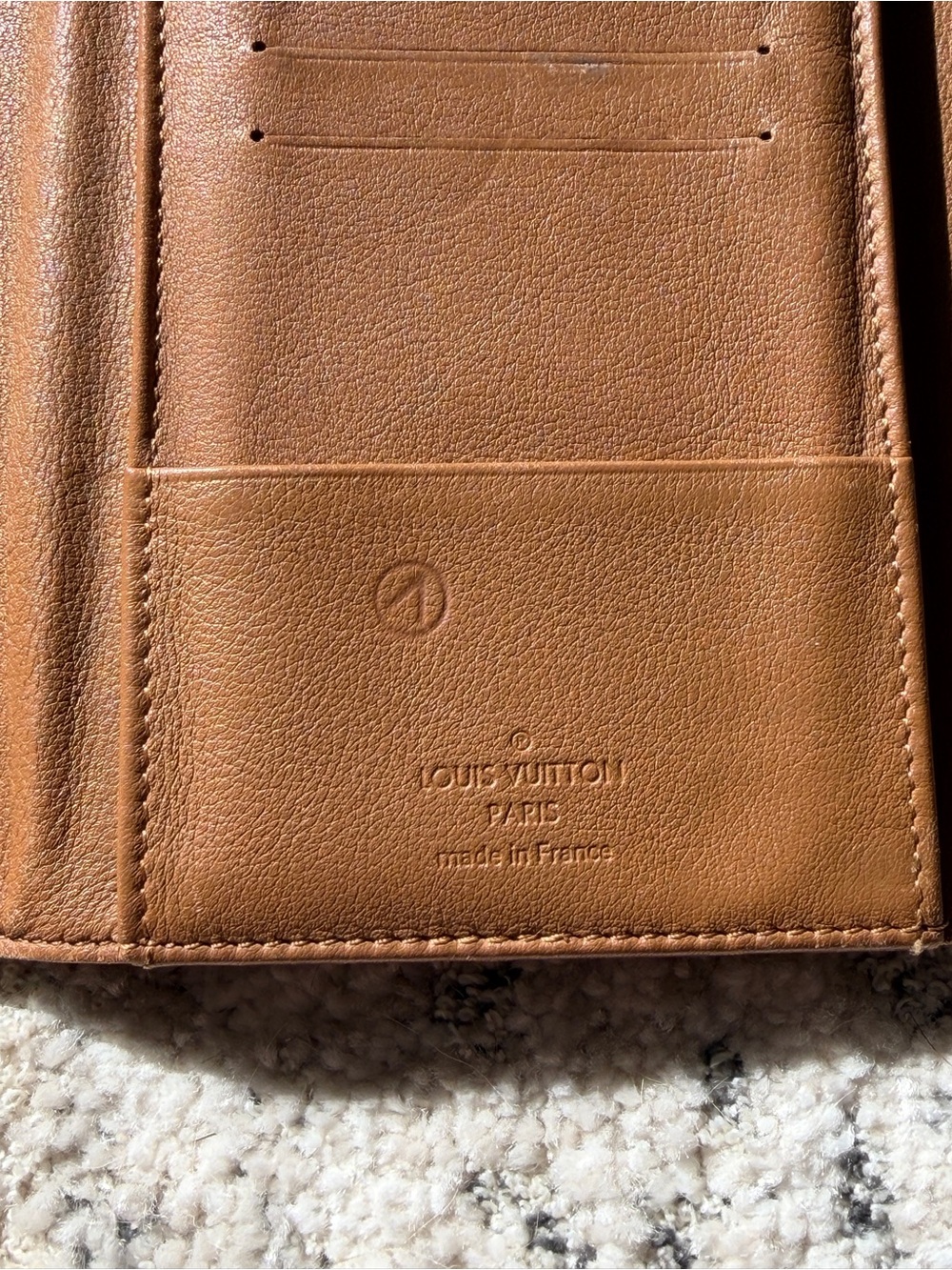 Louis Vuitton Mahina Leather Amelia Wallet 100% authentic - Picture 2 of 6